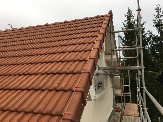 Échafaudage pour travaux de toiture à Ollioules