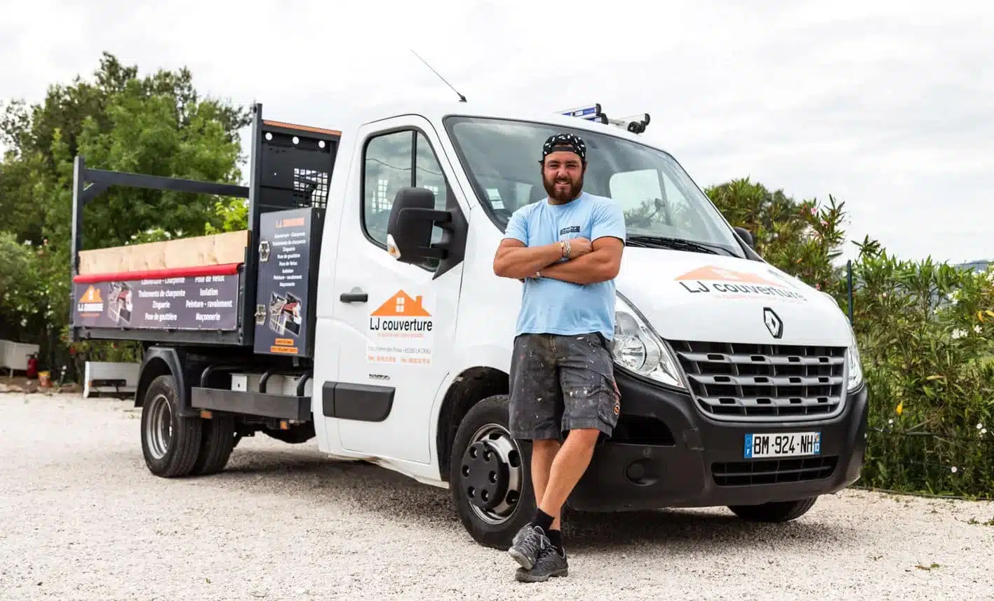 m. lafleur jessy devant son camion utilitaire imatriculé dans le var